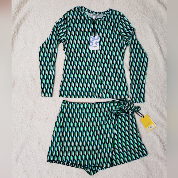 Set - DVF for Target Women's Crewneck Arrow GeoGreen LongSleeve Top & Mini Skort - Picture 2 of 13
